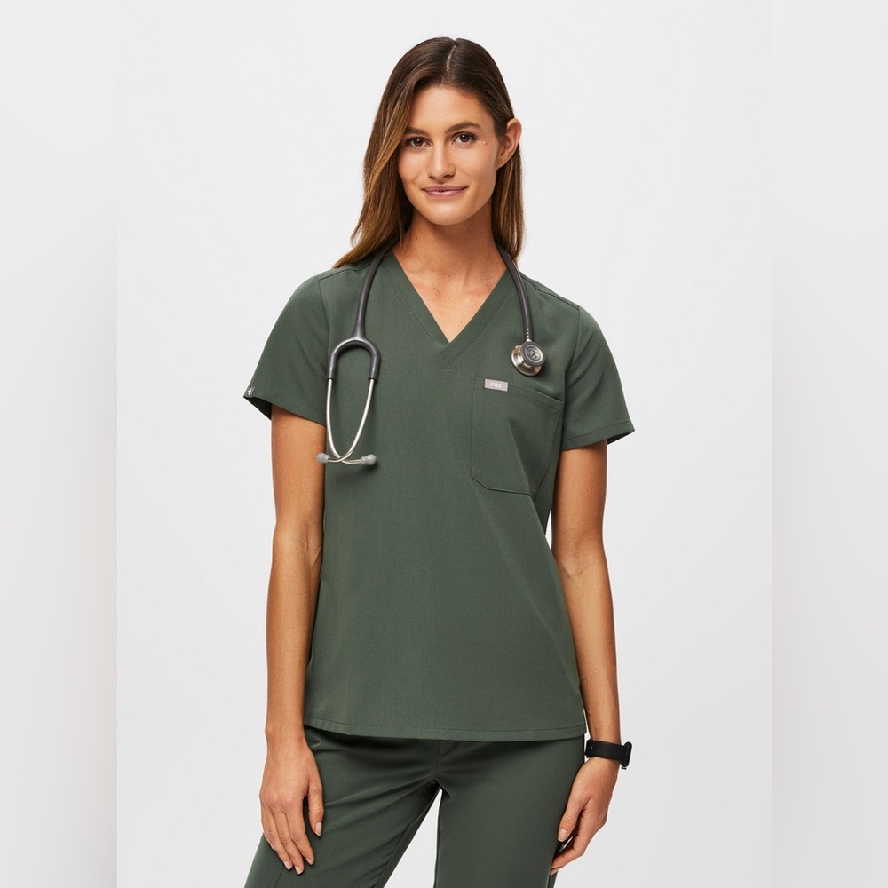 Figs- Size L
Catarina One-Pocket Scrub Top™